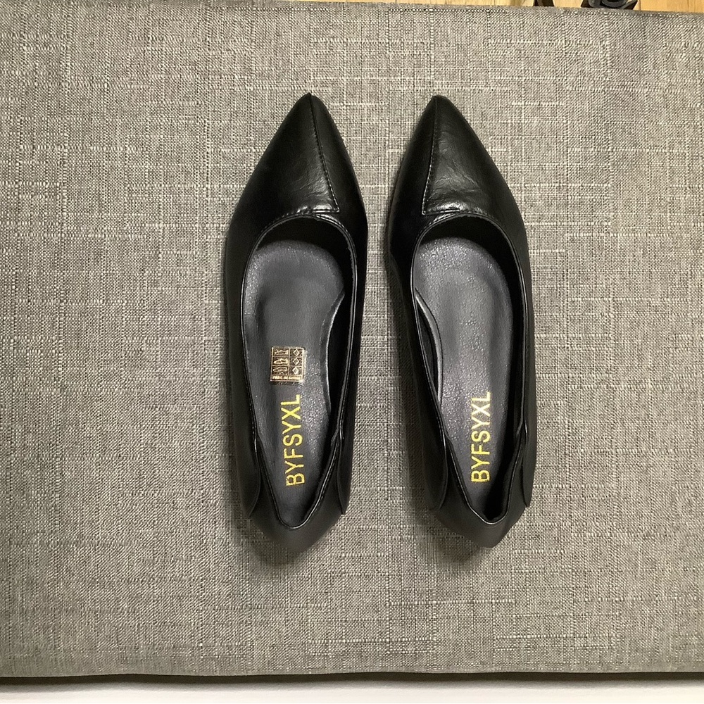 SHEIN Black Pointed Flats